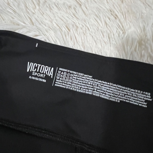 Victoria Sport Knockout Capris - EUC - Picture 2 of 2